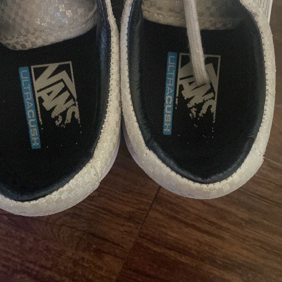 Iridescent low top Vans size 7 EUC - Picture 8 of 8
